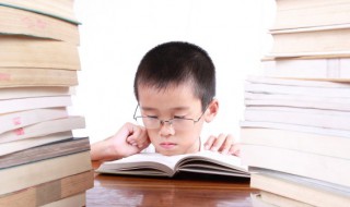 水光接天的词语意思（水光接天的词语意思是什么）