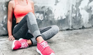 deerway是什么品牌 德尔惠和安踏哪个鞋好