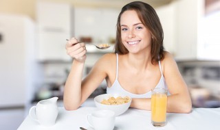 晒晚餐的朋友圈说说（一句简单晒美食的句子）