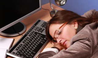 女人梦见房子倒塌是什么预兆（梦见房子开裂快要倒塌是什么意思）