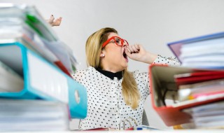 梦见刷白墙是什么兆头(梦见刷白墙是什么兆头梦见自己常常会飞起来)