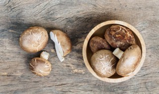 煮熟的香菇隔夜能吃吗 煮熟的香菇隔夜能吃吗有毒吗