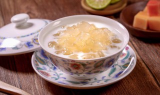 桃胶银耳莲子羹的做制作方法 桃胶银耳莲子羹的做制作方法窍门