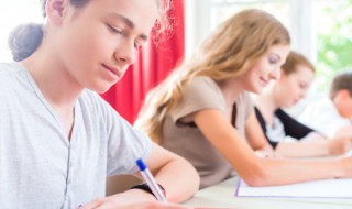 关于自强的议论文（关于自强的名言）