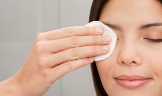 化妆海绵怎么选择（化妆海绵如何选择及使用）