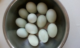 正宗咸鸡蛋的腌制方法 正宗咸鸡蛋的腌制方法窍门