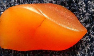 金丝玉原石鉴别方法（金丝玉原石鉴别方法图片）