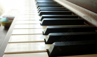 学钢琴怎么练基本功 学钢琴练基本功的教材顺序是