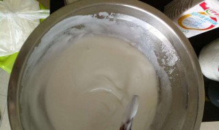 高压锅做蛋糕的方法 高压锅做蛋糕的方法视频教程加酸奶和水果
