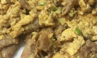草鱼肥肠怎么做 肥肠炖草鱼