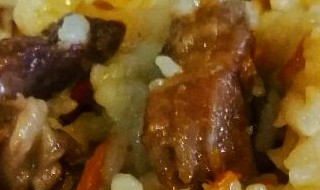 手抓羊肉饭的正宗做法（新疆手抓羊肉饭的正宗做法）