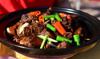 正宗红烧狗肉的做法（煮狗肉的正确方法）