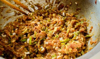 腊肉包子馅怎么做好吃（腊肉包子馅怎么做好吃窍门）