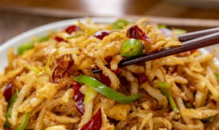 正宗洋芋擦擦的做法(正宗洋芋擦擦的做法窍门)