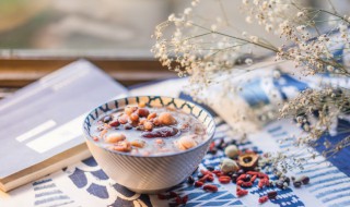 莲子紫米粥做法 莲子紫米粥的做法