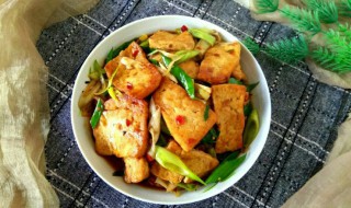 大蒜烧老豆腐做法（大蒜烧豆腐的做法）