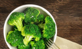 西兰花烧海参做法（西兰花炒海参的做法窍门窍门）