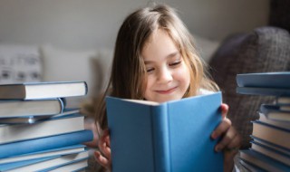 桃花仙人种桃树又摘桃花换酒钱 桃花仙人种桃树又摘桃花换酒钱全诗