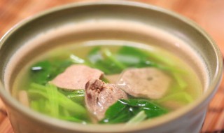 猪肝汤有什么功效（猪肝汤有什么功效和禁忌）