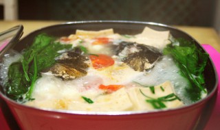 鱼头火锅怎么做好吃 火锅鱼的制作方法和配料