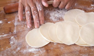 饺子皮高筋好还是低筋好（饺子皮 中筋 高筋）