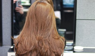 泡沫染发剂弄到皮肤上怎么清洗干净(泡沫染发剂搞到手怎么去掉)