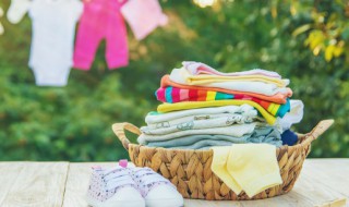 如何清洗衣服上的污渍(怎样洗去衣服的污渍)