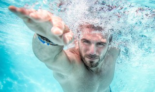 自由泳呼吸怎么练视频教程 自由泳呼吸怎么练
