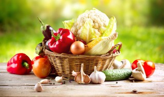 如何清洗水果上的保鲜剂（水果表面的保鲜剂能不能吃）