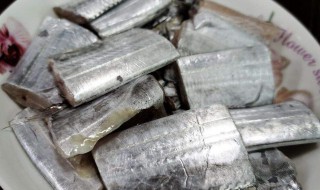 如何洗带鱼（如何洗带鱼洗的最干净）