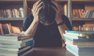 故事很长下一句是什么（故事不长 也不难讲 脸红相遇）