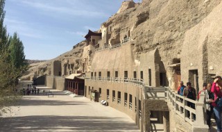 莫高窟的壁画内容有哪些（莫高窟的壁画内容有哪些故事）