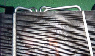 水箱散热片脏怎么清洗 水箱散热片脏怎么清洗视频