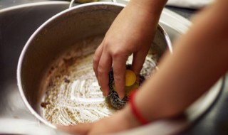 金刚煲和砂锅的区别 金刚煲和砂锅的区别是什么