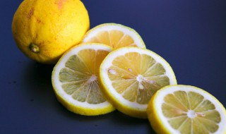 一天吃几个柠檬最好 每天吃多少个柠檬是健康的