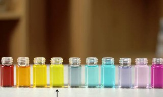 氯酸铁溶液是什么颜色 氯酸铁溶液是什么颜色的