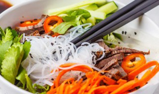 鸡汁酸菜米线制作方法 鸡汁酸菜米线制作方法窍门