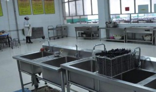 学校食堂地面去污方法（学校食堂地面怎样清理）