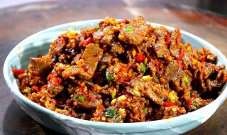 香辣红焖牛肉怎么做（香辣红焖牛肉怎么做的）