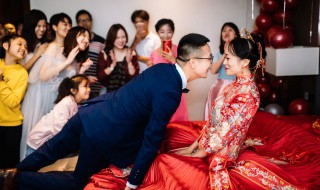 梦见别人结婚是什么征兆（梦见别人结婚是什么征兆解梦）