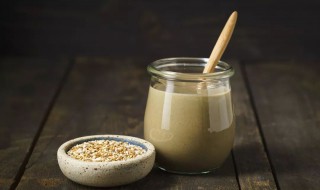 芝麻酱的热量（100g芝麻酱的热量）