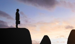 描写人物战胜挫折的成语（形容战胜挫折的成语）