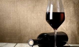 白兰地是否就是葡萄酒 白兰地是否就是葡萄酒? 是 不是