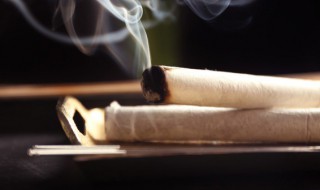 艾灸是怎么做的 手工艾灸是怎么做的