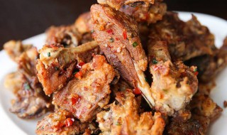 鸭骨架怎么做好吃（鸭骨架怎么做好吃不腥）