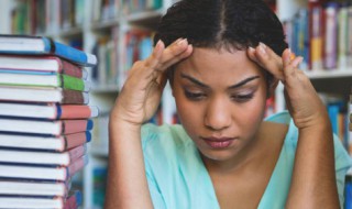 敬手怎么读(掣肘怎么读)