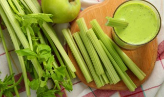 西芹叶子的做法大全（西芹叶子的做法大全图片）