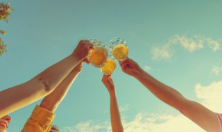 用啤酒浇花的正确方法及好处（如何用啤酒浇花?）