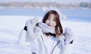 油漆弄到羽绒服上怎么洗掉 油漆弄在羽绒服上面了