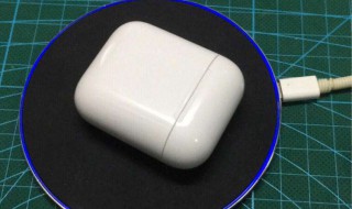 苹果耳机充电盒怎么充电（苹果耳机充电盒怎么充电需要打开盖吗）